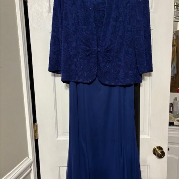 Alex Evenings - Mother of the Bride or Grandmother of the Bride dress/wjacket - Picture 1 of 2